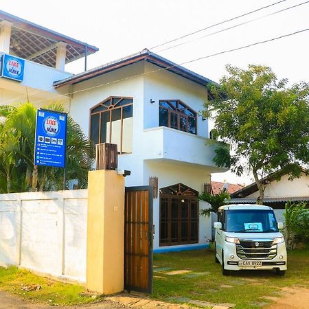 Like Mike Tourist Guest House & Restaurant Negombo Ngoại thất bức ảnh