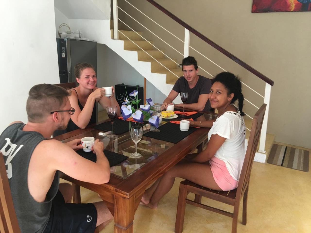 Like Mike Tourist Guest House & Restaurant Negombo Ngoại thất bức ảnh