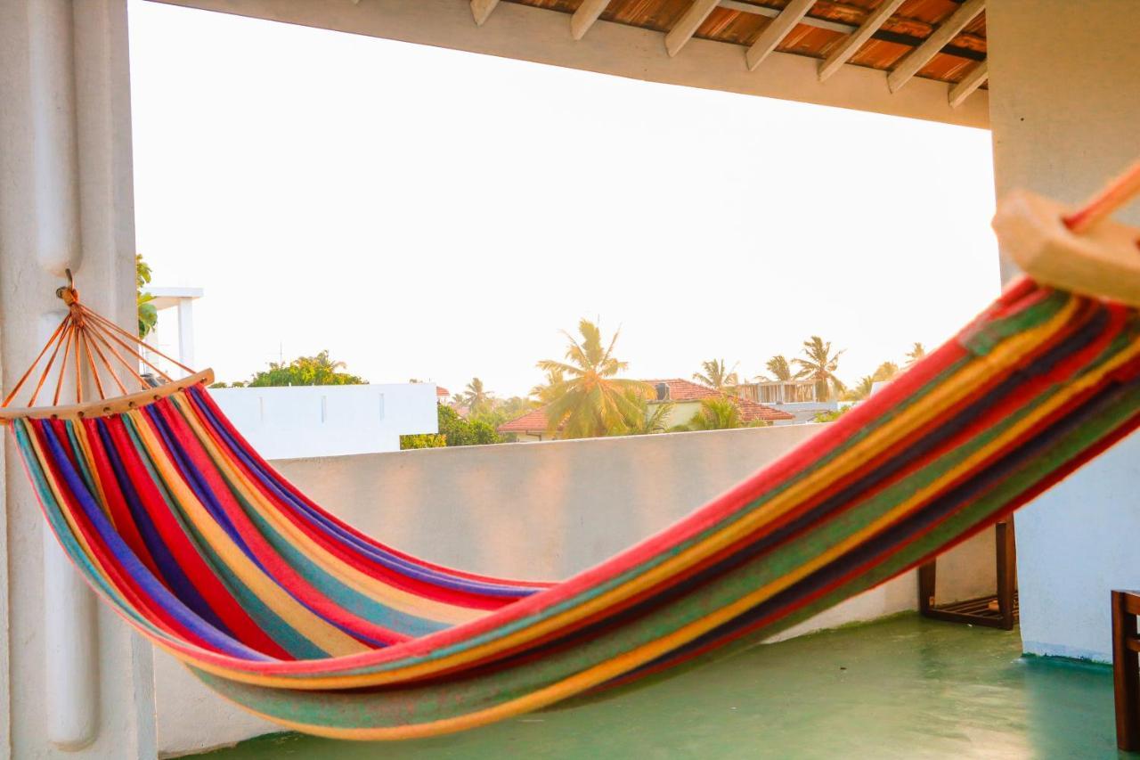 Like Mike Tourist Guest House & Restaurant Negombo Ngoại thất bức ảnh