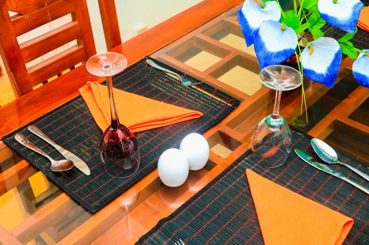 Like Mike Tourist Guest House & Restaurant Negombo Ngoại thất bức ảnh