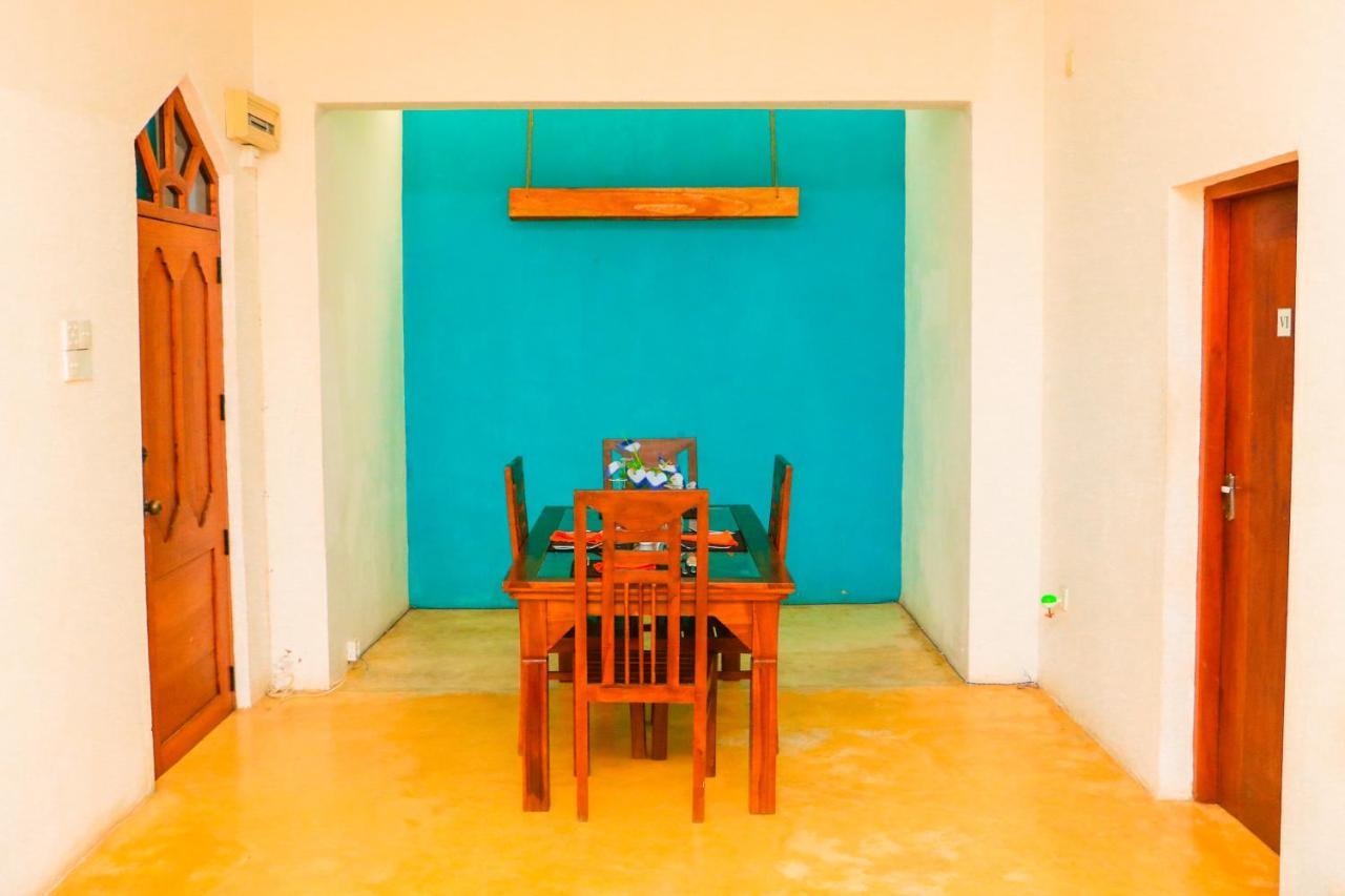 Like Mike Tourist Guest House & Restaurant Negombo Ngoại thất bức ảnh